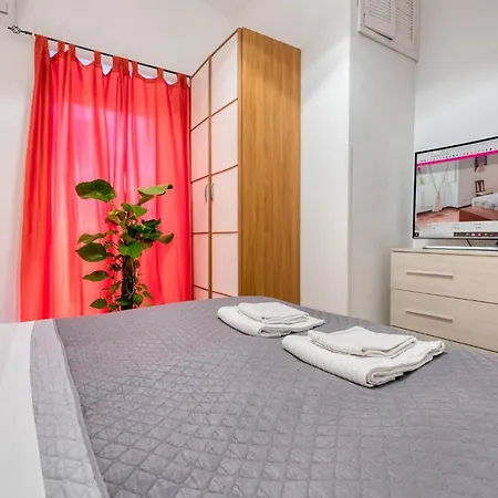 Raffaele Apartment Termini Station Rome